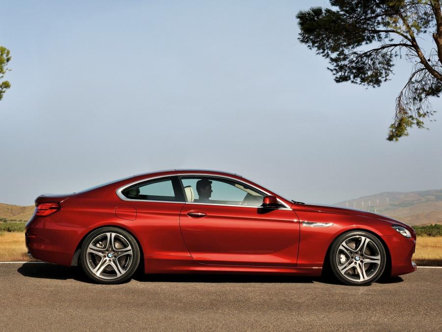  BMW 650i Coupe 2011 года  (фото 8 из 16)